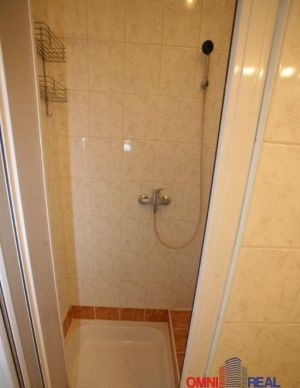 1-izbový byt, Koceľova ul., kompletne zariadený, kompletná rekonštrukcia, 3/5