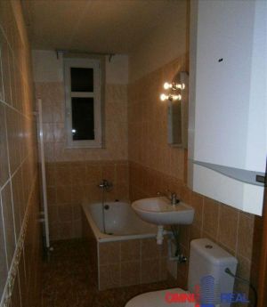 1-izbový byt, Prievozská ul., čiastočne zariadený, kompletná rekonštrukcia, 1/3